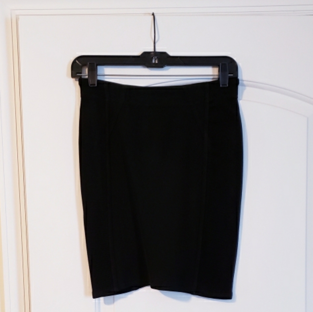 BCBG MAX AZRIA SKIRT